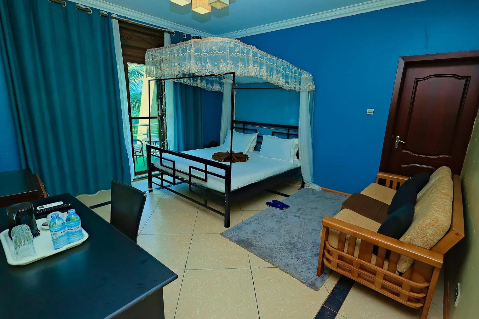 Shine Country Resort Hotel Naziba Екстер'єр фото