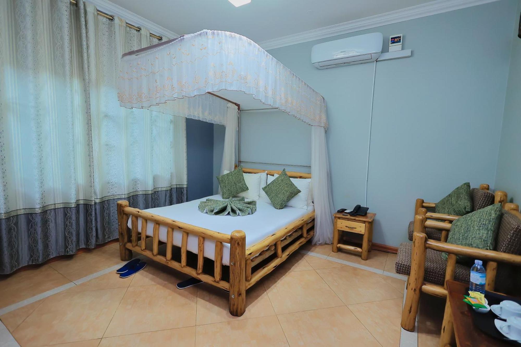 Shine Country Resort Hotel Naziba Екстер'єр фото